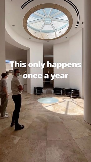 264K views · 578 reactions | This only happens on the summer solstice ☀️ At the Getty Library, this specially designed architectural feature is activated on the summer solstice. Watch as the light moves across the floor and perfectly aligns with the glass. #GettyLibrary #GettyResearchInstitute #LosAngeles | Getty | Facebook