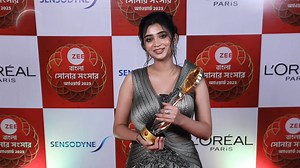333K views · 7.5K reactions | "প্রিয় নায়িকা".!! Zee বাংলা সোনার সংসার অ্যাওয়ার্ড 2025. We are delighted to celebrate our Awards winners, who deserve this moment of recognition and love. Congratulations! #Jagaddhatri #SonarSansar2025Winners #SonarSansarAward #SonarSansar2025 #ZeeBangla Ankita Mallick | Zee Bangla | Facebook