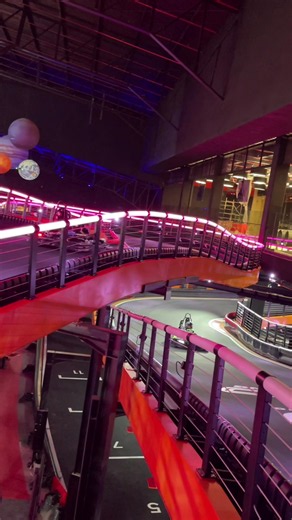 Me invitaron a probar el Karting 360 🏎️ del Mall del Alto.. me encantó, una tecnología de locos.!! 😮‍💨🏁 #malldelalto #karting360 #cuenca #fyp
