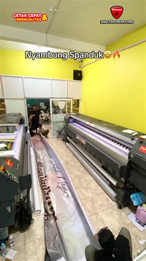 Saatnya bikin promosi kamu tampil lebih mencolok dan profesional! ✅ Cetak Spanduk ✅ Banner & Roll Banner ✅ Tripod Banner ✅ Stiker Meteran ✅ Cetakan UV ✅ Albatros ✅ Dan masih banyak lagi! ✨ Kelebihan kami: ✔ Hasil cetak tajam & warna hidup ✔ Bahan berkualitas, kuat & tahan lama ✔ Proses cepat & hasil rapi ✔ Cocok untuk promosi, event & branding ✔ Harga bersaing 📍 Percayakan kebutuhan cetak Anda di Phinisi Digital Printing Solusi cetak lengkap, cepat, dan berkualitas. Kami siap melayani anda seti