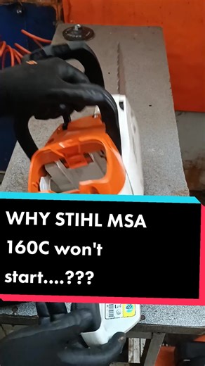 ,Why it doesn't works and three red lights in the battery are flashing??? STIHL MSA 160C #stihl ##stihlmsa160c #stihlbattery #stihlchainsaw