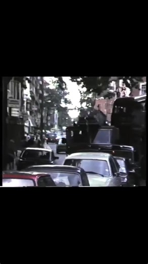 London Fire Brigade AEC Turntable Ladder (Kensington based) responding through London in 1987. Any more details please pop them below! #firebrigade #retro #1980s #firefighter #fireengine