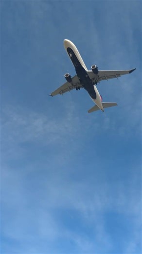 Delta Connection E75L landing at Vancouver International Airport #yvrplanespotting #airlines