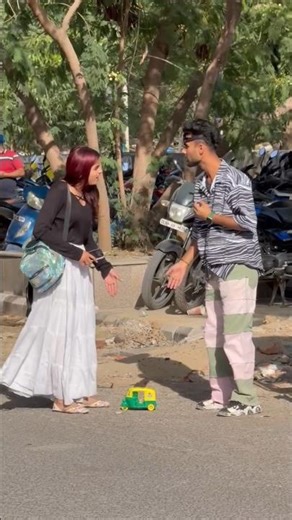 हल्की हो या भारी ₹10 सवारी 😂___trendingreels _comedy _funnyvideos _trending _funny _trend _viral