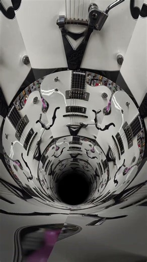 Gregg’s PICK! Gretsch Billy Duffy White Falcon