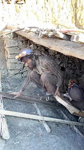 522K views · 6K reactions | Akhir coal mine log kaam kaise karte hai 樂#reels #science #facts #technology #factsdaily #viralvideo #sciencefacts #coalmine | Knowledge 2.0 | Facebook