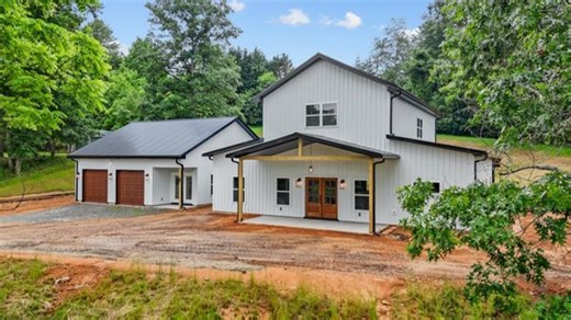 Step inside this custom Loblolly barndo in Henderson County, NC! 🏡 From the bold A-frame architecture to the breezeway-connected garage and personalized finishes, this home is a true reflection of the family who brought it to life. Thank you to this amazing family for letting us walk alongside you on this journey. 💛 📍Pricing starts in the mid-high 500s Got land in NC, SC, GA or East TN? Let’s bring your dream barndo to life. 👇 . . . https://thebarndominiumco.com/contact/ | The Barndo Co.