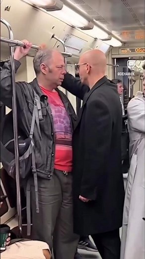 Close range fight #streetdefence #fighttechniques #selfdenfense