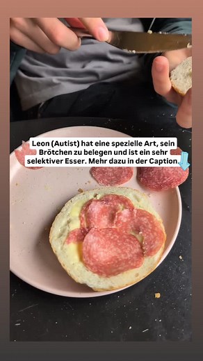 LEBEN MIT MEINEM AUTISTISCHEN SOHN: HERAUSFORDERUNG ESSEN Über das Thema Essen habe ich schon mehrere Beiträge geschrieben, aber es verliert nie an Aktualität und ich weiß, dass sehr viele Eltern autistischer Kinder sich große Sorgen um sie machen. Oft sind autistische Menschen so sehr selektiv mit dem Essen, dass man sich Gedanken wegen Mangelerscheinungen machen muss. So geht mir das auch bei Leon. Seine Auswahl an Dingen, die er isst, ist so gering und einseitig, dass es sehr unwahrscheinlich