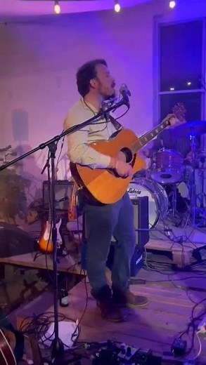 Tom Petty's "Learning to Fly" may be my favourite (4 chord) song.