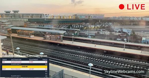【LIVE】 Live Cam Woodside Station - New York | SkylineWebcams