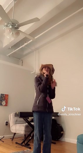 Emily Kirschner (@emily_kirschner)’s videos with original sound - Emily Kirschner