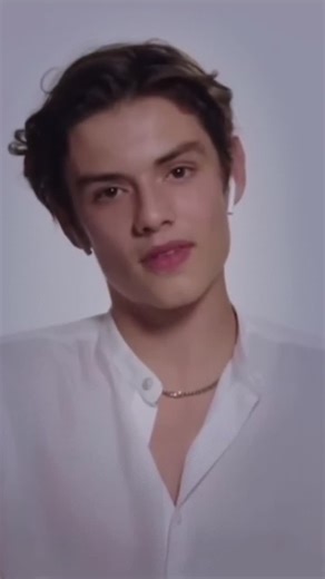 Explore Eye Makeup Techniques Inspired by Louis Partridge