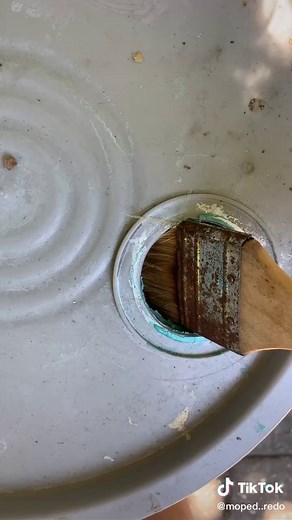 A two part one of redoing my mini moped￼