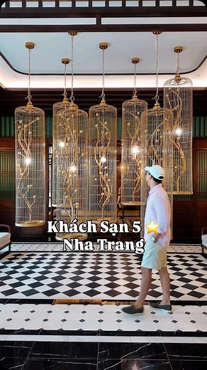Trải nghiệm khách sạn 5 sao ⭐️ ngay tại trung tâm Nha Trang🌊 khách sạn đẹp quá, edit clip mà nhớ Nha Trang ghê!! từ phong cảnh, đồ ăn, mọi người, không khí, nói chung tất tần tật mọi thứ ở đây đều quá dễ thương🥺🥺 nguyện seeding cho thành phố này ☺️😊 mọi người du lịch Nha Trang nhớ tham khảo lưu trú tại đây nha😙 #nhatrang #quanvlog #quananhbui #dulich | Quân Anh Bùi