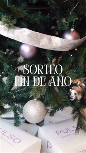 Pulso café on Instagram: "SORTEO DE FIN DE AÑO EN PULSO!!! Para cerrar el año como corresponde, sorteamos: • 1° puesto: Box navideño (gorrita de nuestro merch + pan dulce de chocolate + 1/4 de café + alfajor de pistacho) • 2° puesto: Pan dulce de pistacho • 3° puesto: Pan dulce de chocolate Cómo participar: – Seguinos en Instagram – Dale like a este post – Etiquetá a una persona con la que compartirías alguno de estos premios Sorteamos el 22 de diciembre y avisamos por acá. Que empiece el mood n