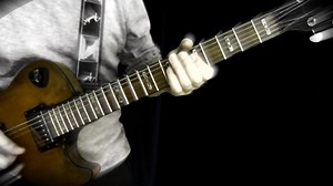 一个人演绎一只乐队！海外玩家初体验GE200！