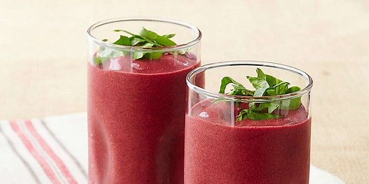 Here's What a Gut Doctor Puts in His Smoothie for a Healthy Microbiome