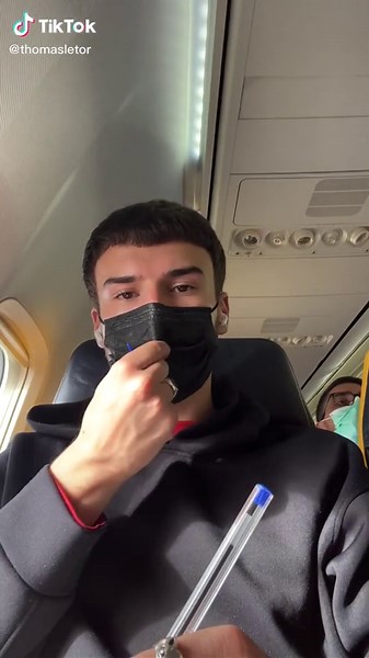 thomas letor (@thomasletor) - Sketching on the plane (part 3) #drawing #artistsoftiktok #fyp #drawingtutorial #ballpointpen #sketchbook #art