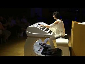 Claudia Hirschfeld: Too Fat Polka