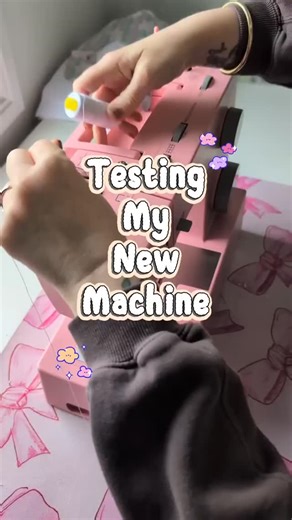 SINGER® Sewing Australia & New Zealand on Instagram: "@bettyandtommyco your Heavy Duty 4411 Pink Sewing Machine is looking almost as stunning as your Christmas projects you’ve made with her! 🩷🎄 This limited edition won’t be around forever. Get her while you still can! Shop via link in bio. #StitchingHaven #CraftersCorner #SewCraftyLife #CreativeStitching #SewingEssentials #QuiltingMagic #HandmadeHour #FabricLove #DIYFashionista #SewcialCommunity #SewWithSinger #SingerCrafters #SewMagicWithSing