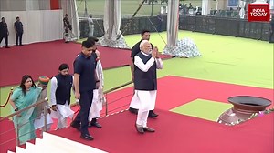 Snoopgate Dangal 2.0: Apple alerts trigger a big quake! Opposition alleges surveillance. Centre slams 'compulsive critics', asks Opposition netas to file FIR Watch this and more on #Newstrack at 8 PM, with Rahul Kanwal, only on India Today TV #Promo | India Today