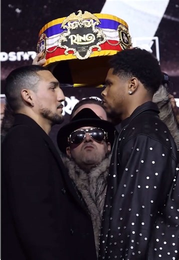 CHESS MATCH ♟️ Teofimo and Shakur are face to face! #toprank #trboxing #boxing #champions