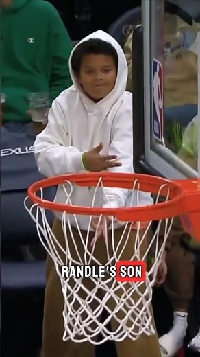 He celebrates 3 pointers with his teammates son! #shorts #nba #knicks