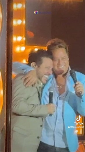 "Você acha q a Virgínia vai voltar com o Zé Felipe?" pergunta Bruno a Leonardo, durante show em CWB