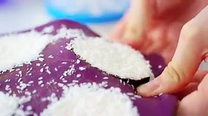 [Moule à dômes] Vous l'attendiez, le Moule à dômes est arrivé ! Du 14 au 27 novembre, il est en vente exceptionnelle avec son Livre de recettes. À vous les dômes et sphères surprises pour les fêtes de fin d'année :-) Contactez vite votre Animateur(trice) Tupperware pour le commander ou suivez ce lien pour trouver une Animatrice Tupperware >> https://goo.gl/dXhoXB | Tupperware France Officiel