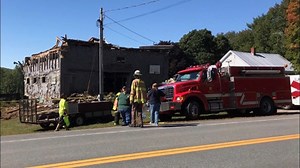 1 dead, 2 injured in Knox barn collapse
