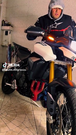 Roaring Tiger 900 Motorcycle Engine Sound