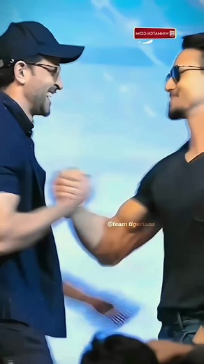 Tiger Shroff vs Hrithik Roshan Dance Battle in the Jungle