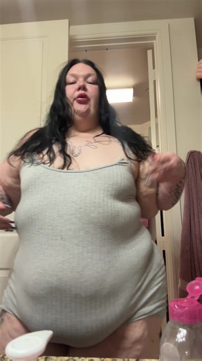 Jess♒️ (@tallglassofjess)’s video of seamless one piece jumpsuit