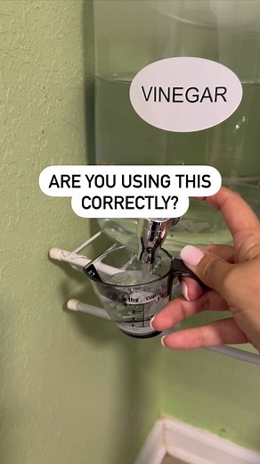 Have you stopped using fabric softener & switched to using white vinegar instead? If you have, that’s the best decision for not only the health of your washing machine but it’s also better for your clothes. But if you use vinegar as an all-natural fabric softener, you must use it correctly. Let’s discuss how to use it correctly and how to ensure your clothes don’t smell like vinegar when they come out of the washer. Do not combine laundry detergent and vinegar in the detergent tray or pour both