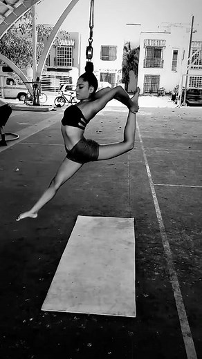 @bendy.be | Short quick edition of my 4th hair hanging session.. we focus on learning different bendy poses. I have a lot to improve but I am so... | Instagram