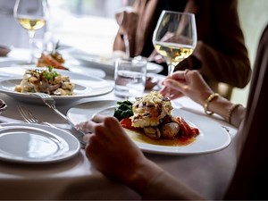 The Best Places To Eat In VA For 2025: The Ultimate List