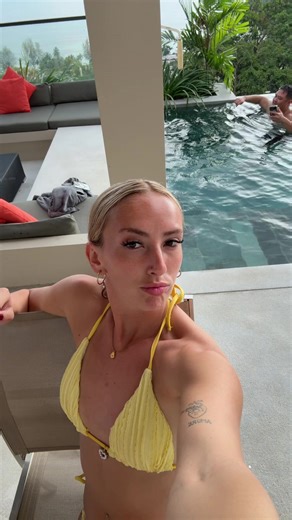 Relaxing by the Pool: A Perfect Day of Leisure