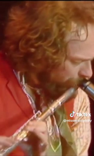 Jethro Tull - Cross-Eyed Mary - Live in the USA 1977#jethrotull #crosseyedmary #fyp #foryou #progrock #iananderson #martinbarre #70smusic #70ssong #memories #musicvideo #artrock