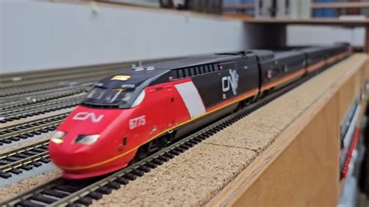 原up主升级完自家的ho比例火车模型沙盘儿让五列客车上轨运行视频搬运～轨道交通火车迷diesellocomotive柴电机车火车头railfan机辆模式列车～