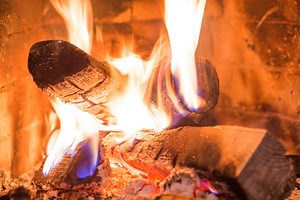 Personne ne sait allumer une cheminée correctement - la vraie méthode est bien plus facile