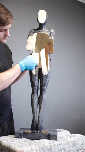 Revealing the Surface of Polished Bronze