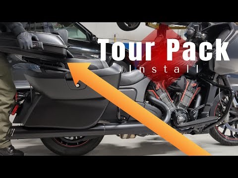 🔥Installing the Harvards Chrome Razor Tour Pack on a 2023 Indian Challenger Dark Horse