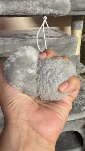 This 68-inch cat tree is perfect for cats that love to climb and scratch. It has cozy spots to nap, scratching posts, and plenty of space for play. @HOOMIC #cattree #catproducts #catowners #catlife #petproducts 🐱✨