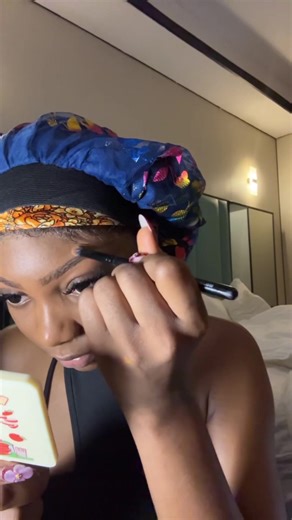 Makeup and Hair Tutorial for Beginners: Easy Steps