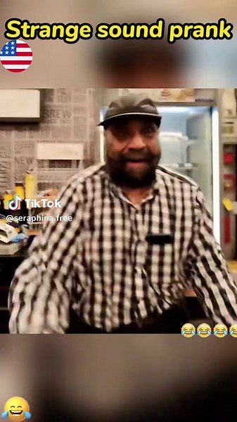 Strange sound prank.#crazy#prank#startle#funny#Funny Videos