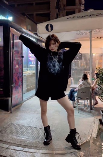 Kawaii Girl Dancing [Coded with: Warp Fusion A.I., Stable Diffusion A.I., Hugging Face]