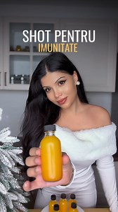 SHOT-URI PENTRU IMUNITATE 💛 Putem sprijini sistemul nostru imunitar în mod natural. 🤗 Eu ador cuburile pentru imunitate (găsiți rețetele în profil ) și, mai ales, aceste shot-uri pline de vitamine pe care le pregătesc în fiecare dimineață. INGREDIENTE pentru 4–5 sticluțe: • 150 g cătină • 1 lămâie mare (cu tot cu coajă, dacă este bio) • 30–40 g ghimbir • 1 linguriță curcuma (proaspătă sau pudră) • un vârf de cuțit de piper negru (activează curcuma) • 400 ml apă MOD DE PREPARARE: 1. Pune toate 