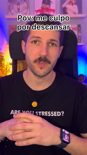ASIER VALERA | Psicología on Instagram: "Hay algo que aparece muchísimo en consulta cuando hablamos de descanso ⬇️ No es que no sepas descansar, no no que va. Es que te han enseñado a sentirte culpable cuando paras. Te suena? Muchas personas no descansan tranquilas porque, en el fondo de sus cabezotas, sienten que si no están haciendo algo útil, productivo o para otros… están fallando. Y claro, eso hace que descansar no se viva como cuidado, sino como un error. En sesión sale este patrón típico: