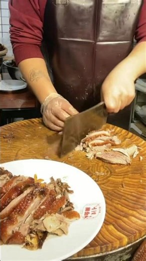 Crispy Skin, Succulent Meat: Making The PERFECT Braised Goose